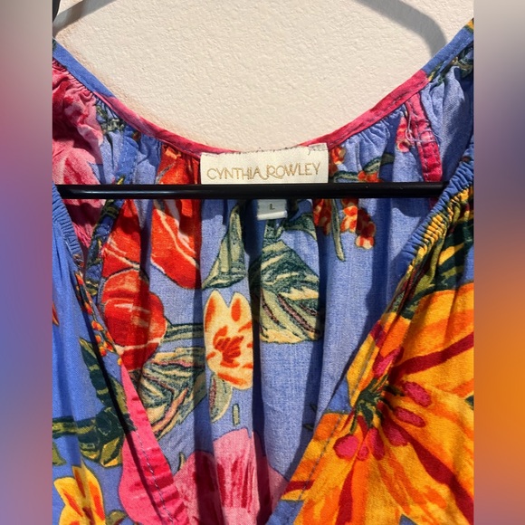 Top - Picture 2 of 2